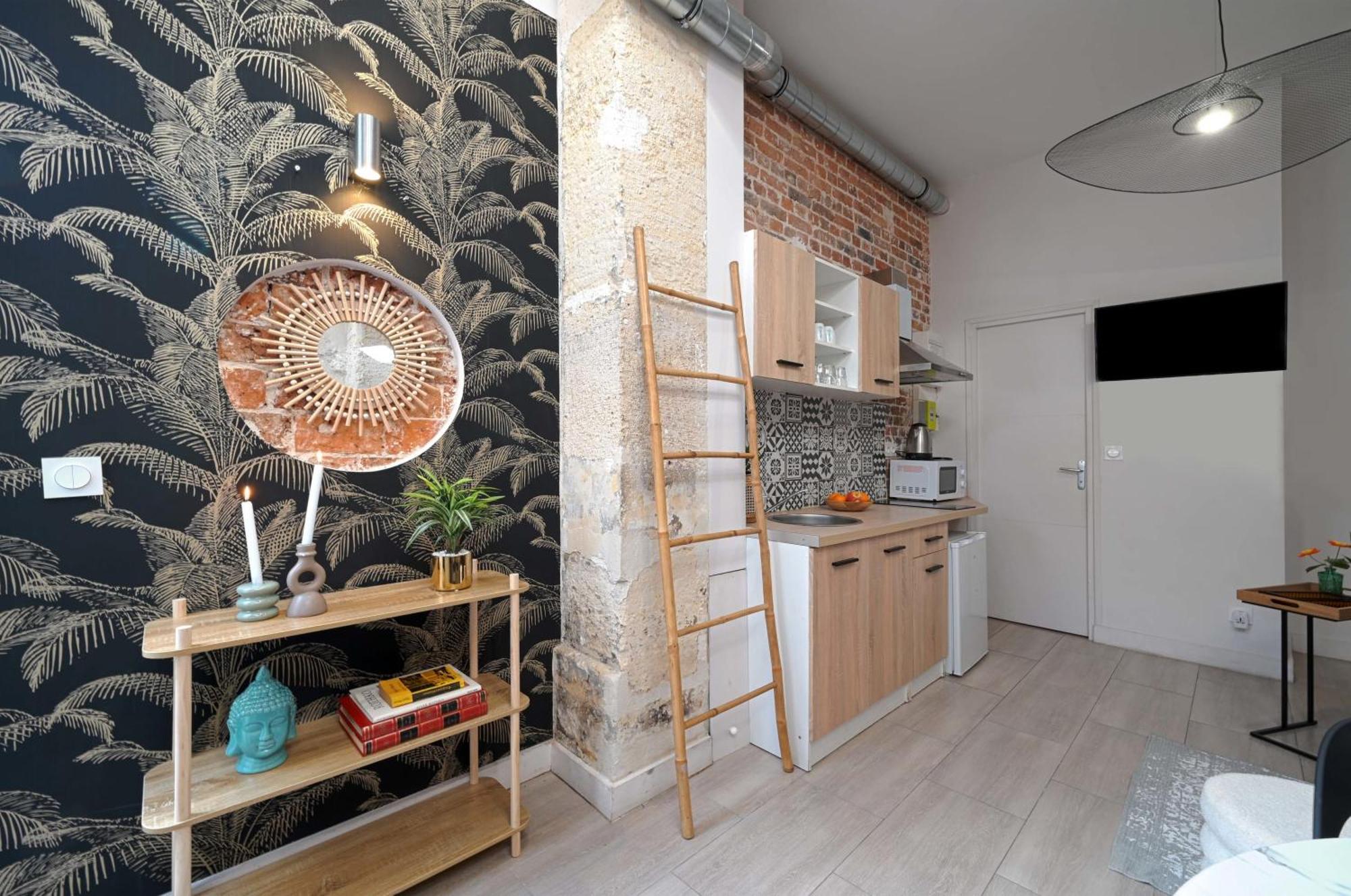 2 Bed Modern Fully Furnish Flat,Close To Buttes Chaumon Park Paris Exterior foto
