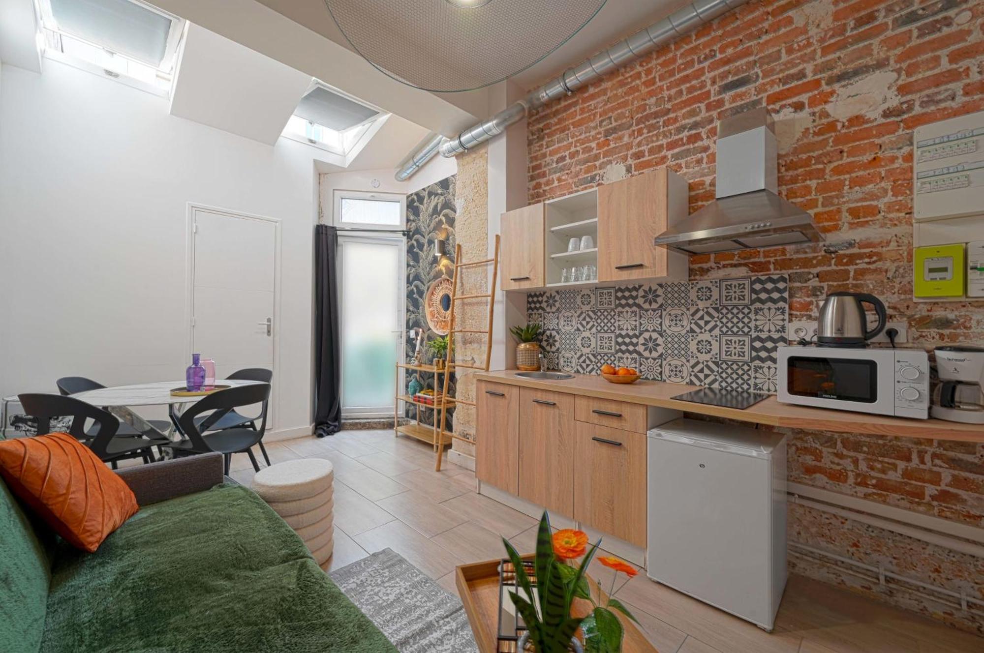 2 Bed Modern Fully Furnish Flat,Close To Buttes Chaumon Park Paris Exterior foto